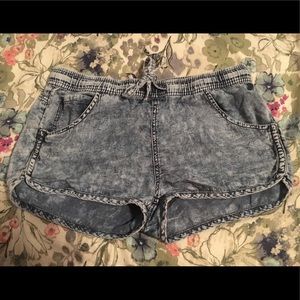 Indigo  Rein  medium acid wash shorts.